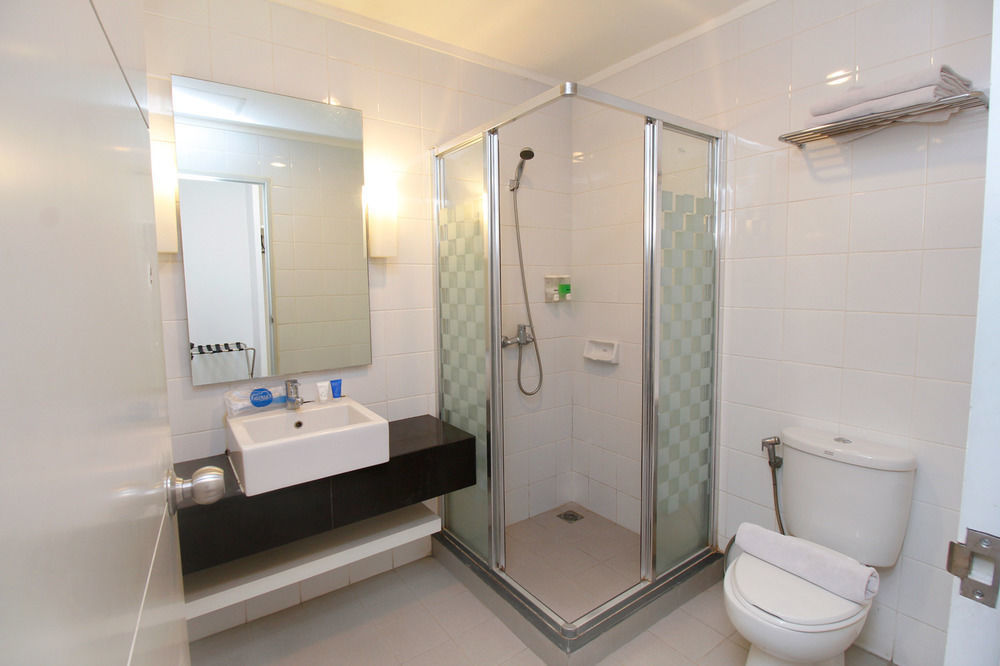 Airy Glodok Pinangsia Raya Jakarta Hotel Buitenkant foto