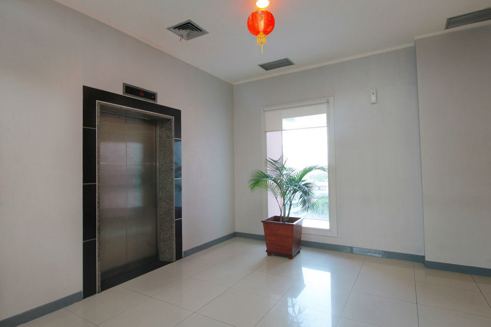 Airy Glodok Pinangsia Raya Jakarta Hotel Buitenkant foto