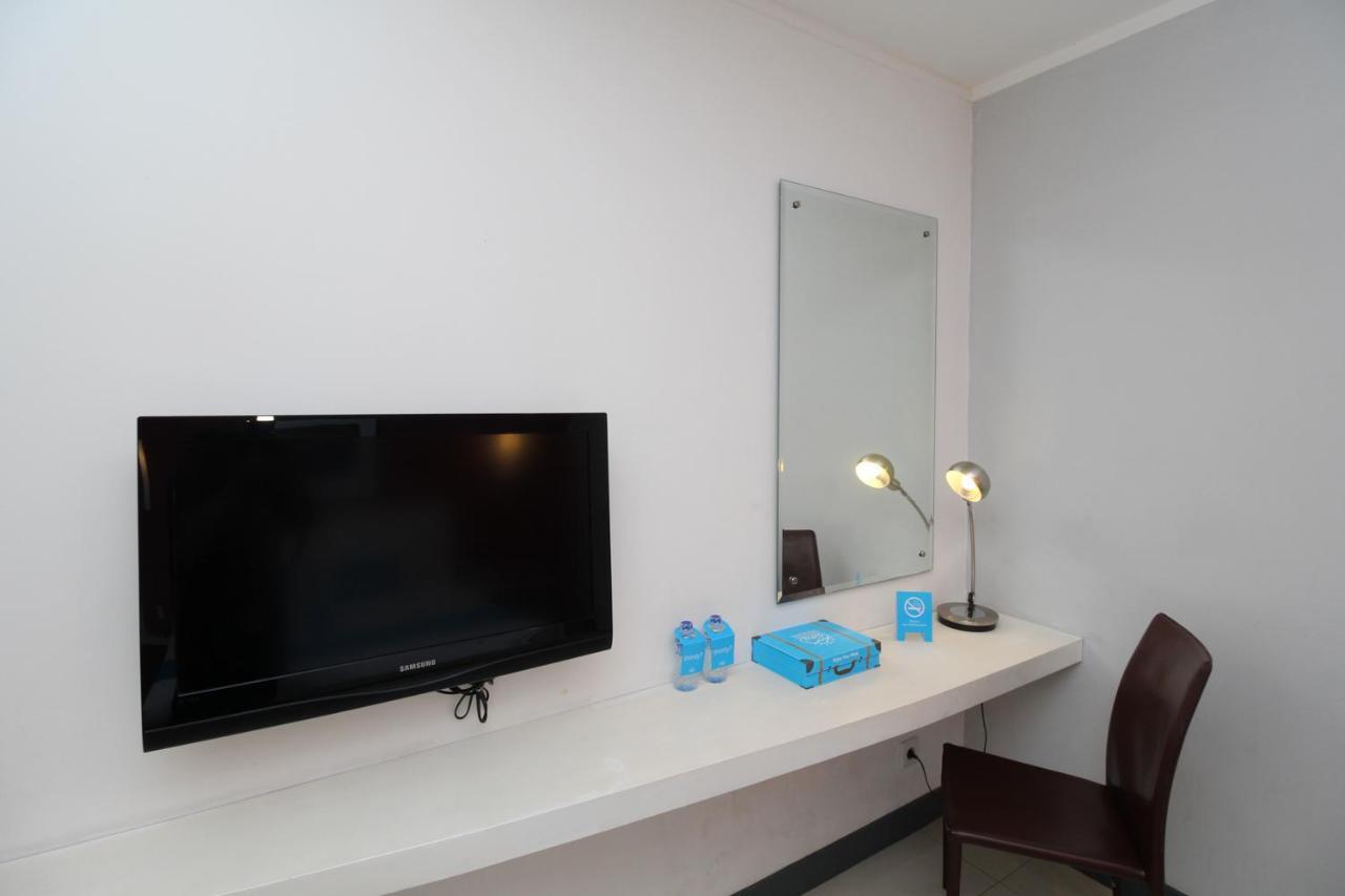 Airy Glodok Pinangsia Raya Jakarta Hotel Buitenkant foto