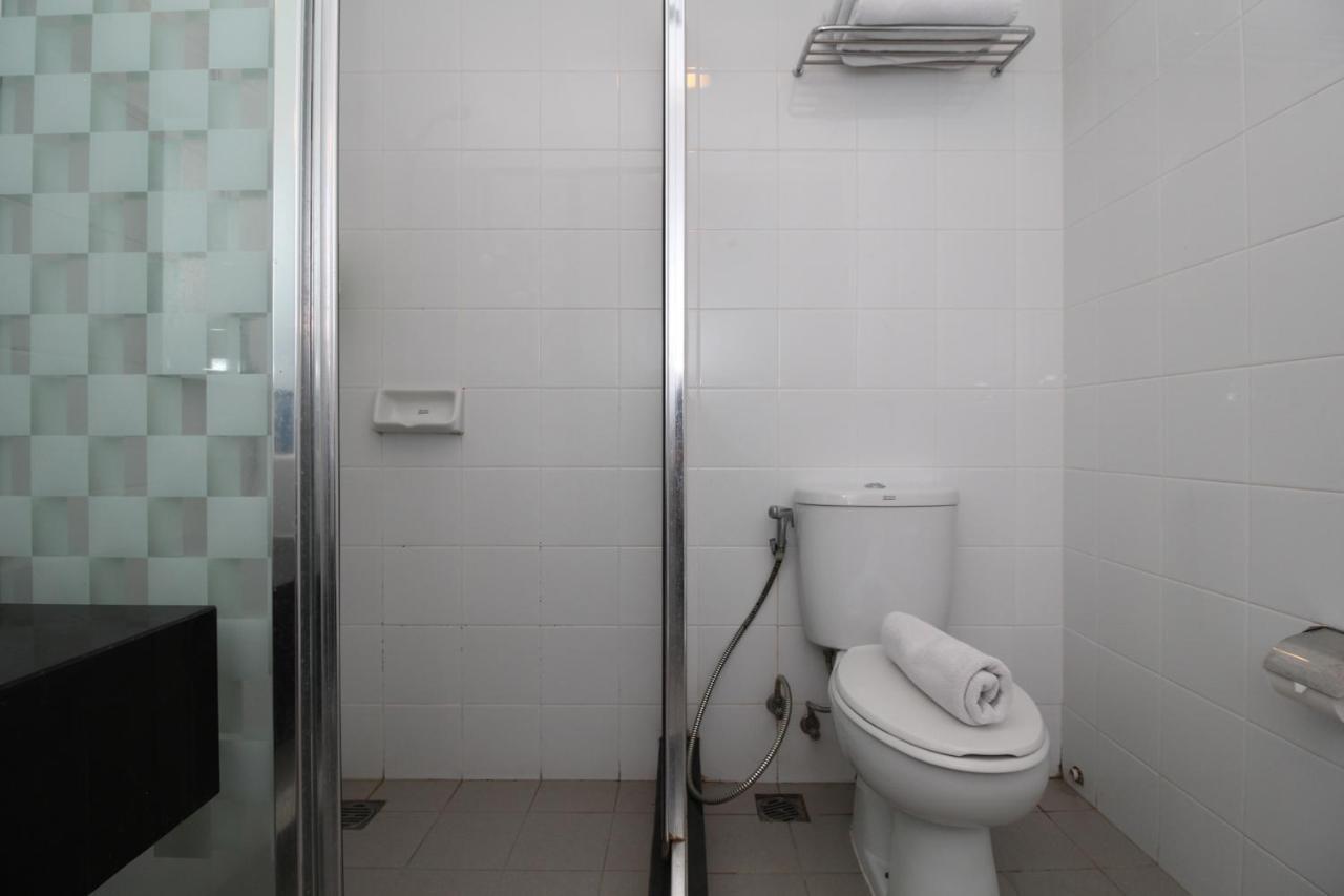 Airy Glodok Pinangsia Raya Jakarta Hotel Buitenkant foto