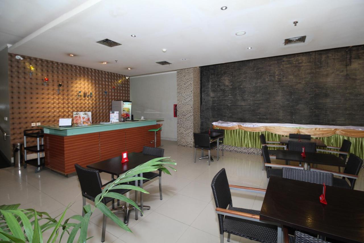 Airy Glodok Pinangsia Raya Jakarta Hotel Buitenkant foto